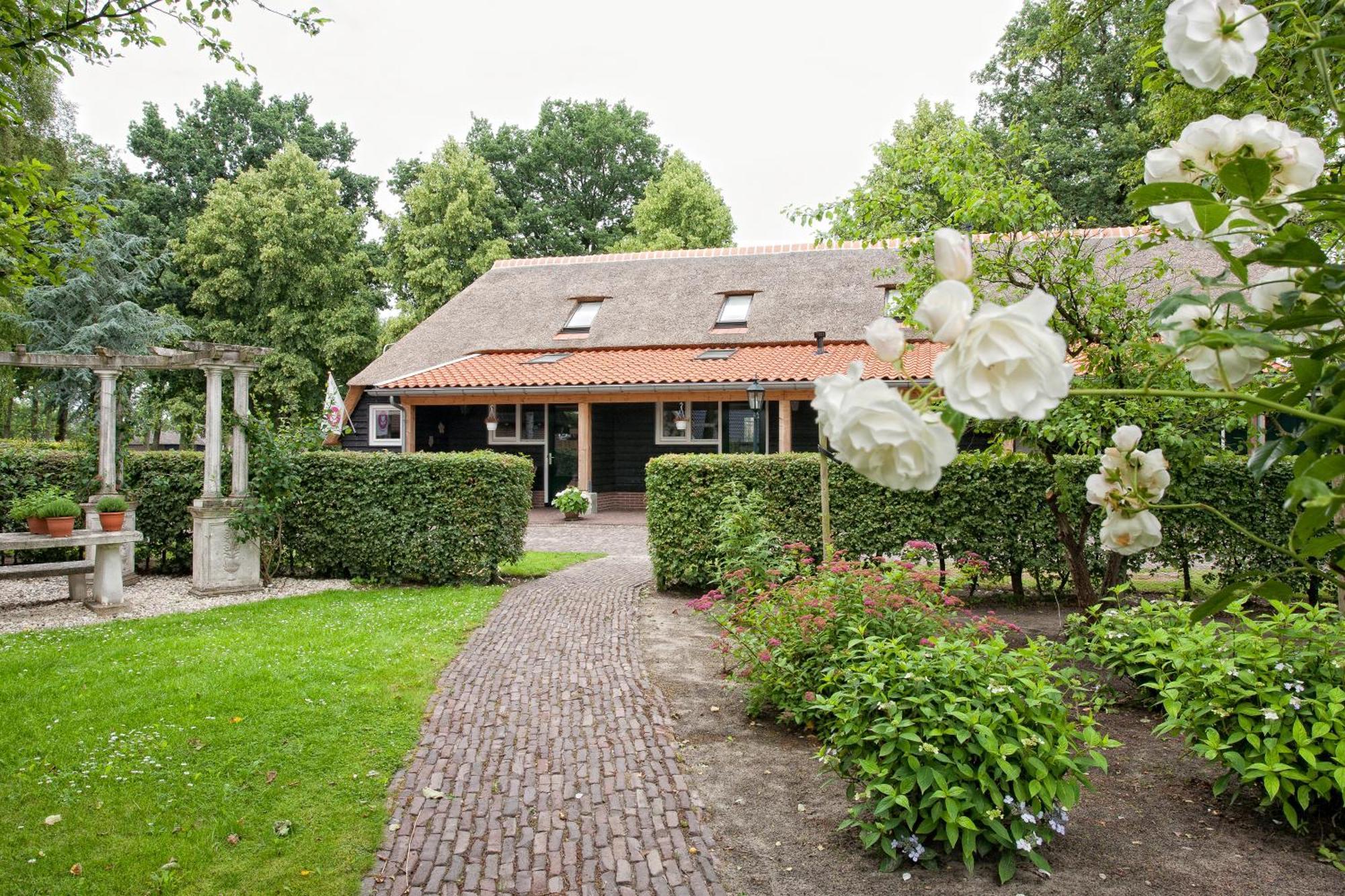 Bed and Breakfast Rheezerstee Екстер'єр фото